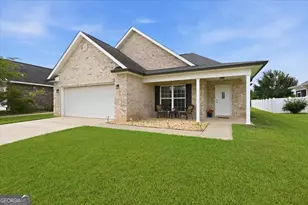 305 Lamplight Dr, Warner Robins, GA 31008 - Photo 1