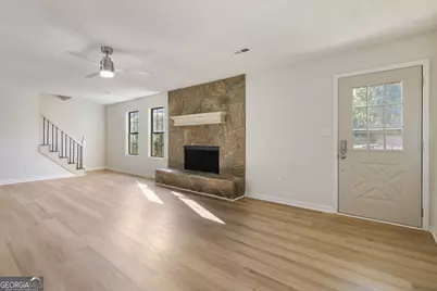 4068 Hunt Way, Rex, GA 30273 - Photo 9