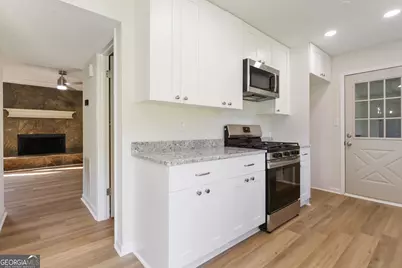 4068 Hunt Way, Rex, GA 30273 - Photo 3