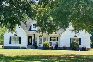 476 Clover Ave, Comer, GA 30629 - Photo 1