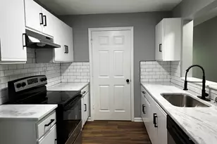 9302 Fairington Ridge Cir, Lithonia, GA 30038 - Photo 3