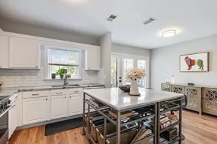 81 Mt Vernon Cir, Sandy Springs, GA 30338 - Photo 11