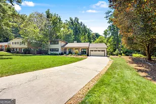 747 Starlight Ct, Atlanta, GA 30342 - Photo 3