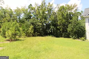 202 Drayton Cir, Brunswick, GA 31525 - Photo 1