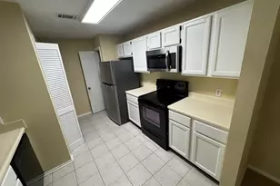 5528 Mountain Springs Cir, Stone Mountain, GA 30088 - Photo 3