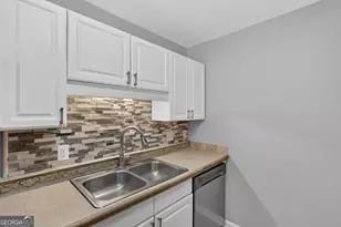 401 N Cromwell Rd, Savannah, GA 31410 - Photo 13