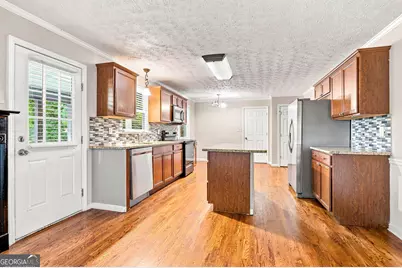 2324 Sussex Court, Snellville, GA 30078 - Photo 13
