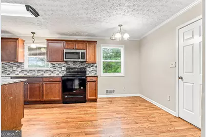 2324 Sussex Court, Snellville, GA 30078 - Photo 17