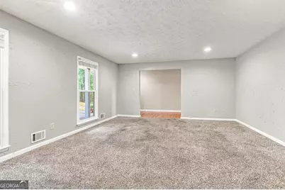 2324 Sussex Court, Snellville, GA 30078 - Photo 9