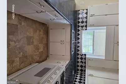 8327 Mountain Pass, Riverdale, GA 30274 - Photo 5