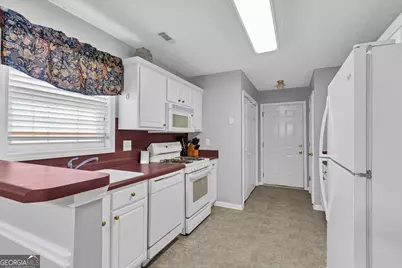 3452 Salem Cove Trail SE, Conyers, GA 30013 - Photo 5