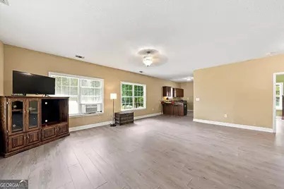 215 Hallie Lane, Macon, GA 31211 - Photo 5