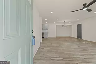 2718 Somerton Dr, Morrow, GA 30260 - Photo 11