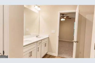 5440 Biltmore Drive, Atlanta, GA 30349 - Photo 13