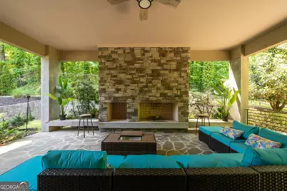 643 Larchmont Circle NW, Atlanta, GA 30318 - Photo 3
