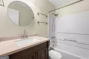 2 E White Hawthorne Dr, Savannah, GA 31419 - Photo 19
