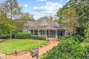 358 Pine St, Madison, GA 30650 - Photo 1