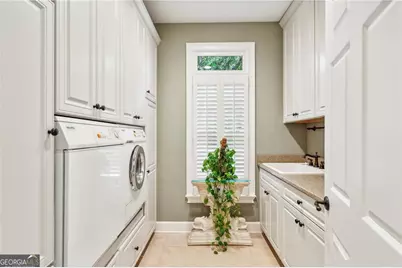 125 Claridge Drive, Sandy Springs, GA 30342 - Photo 23