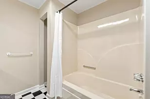 1340 N Crossing Dr NE, Atlanta, GA 30329 - Photo 33