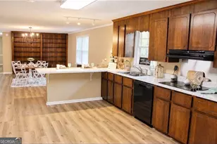 3498 Sandy Cir, Macon, GA 31216 - Photo 3