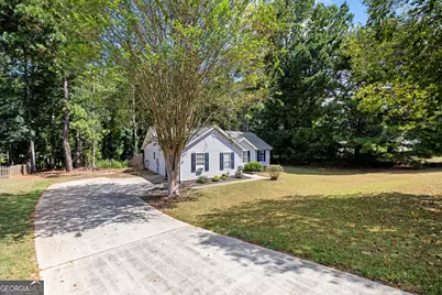 185 Hayward Bishop Way, Senoia, GA 30276 - Photo 3
