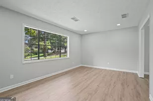 6883 Creekmoor Ln, Riverdale, GA 30296 - Photo 9