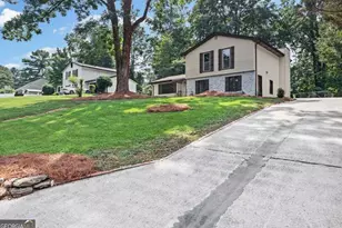 6883 Creekmoor Ln, Riverdale, GA 30296 - Photo 1