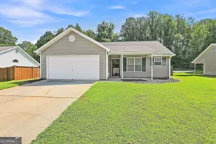 195 Creekside Dr, Grantville, GA 30220 - Photo 1