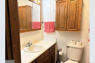 3929 Memorial Drive, Waycross, GA 31503 - Photo 17