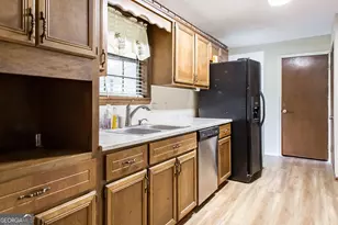 3929 Memorial Dr, Waycross, GA 31503 - Photo 13
