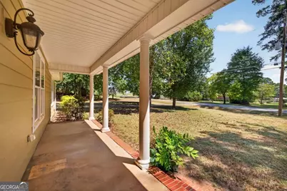 138 Lakeshore Circle NE, Milledgeville, GA 31061 - Photo 3