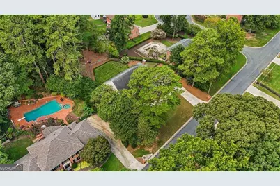 877 Guinevere Way SW, Lilburn, GA 30047 - Photo 45