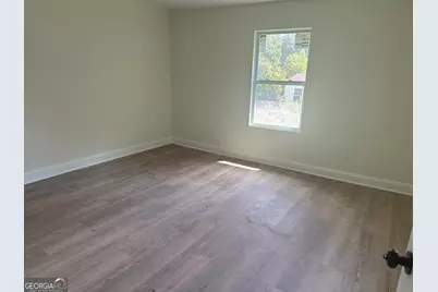 890 Center Hill Avenue NW, Atlanta, GA 30318 - Photo 9