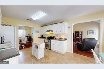 1813 N Leah Lane, Statesboro, GA 30461 - Photo 1