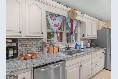 1310 Vineyard Drive SE, Conyers, GA 30013 - Photo 11