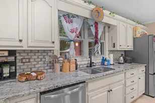 1310 Vineyard Dr SE, Conyers, GA 30013 - Photo 11