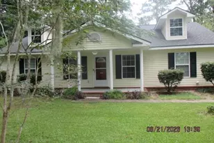 504 Lake Dr, Midway, GA 31320 - Photo 1
