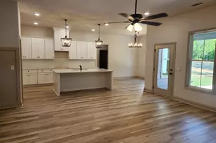 642 Shelnut, Locust Grove, GA 30248 - Photo 3