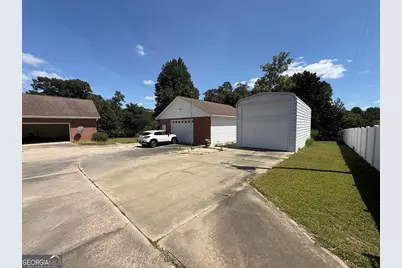 201 Strawberry Circle, Dublin, GA 31021 - Photo 9