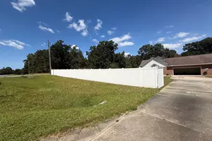 201 Strawberry Cir, Dublin, GA 31021 - Photo 5