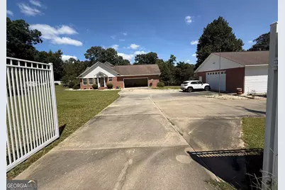 201 Strawberry Circle, Dublin, GA 31021 - Photo 7