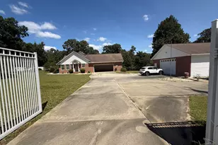 201 Strawberry Cir, Dublin, GA 31021 - Photo 7