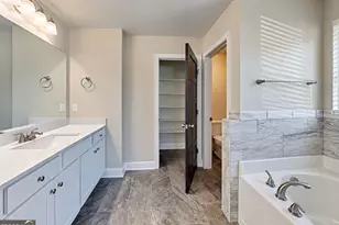 1612 Lapland Dr, Lawrenceville, GA 30045 - Photo 15