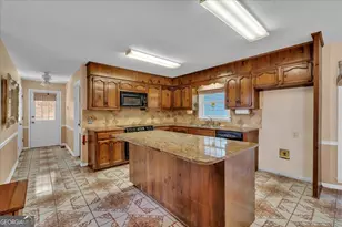 105 Julie's Cir, Perry, GA 31069 - Photo 11