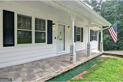 6428 Paradise Point Road, Flowery Branch, GA 30542 - Photo 1