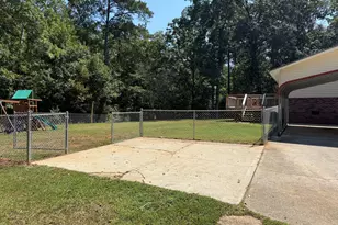 135 Woodland Dr, Gordon, GA 31031 - Photo 5