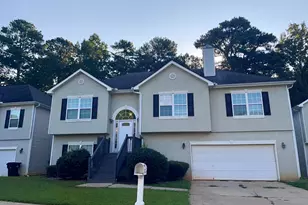 8262 Parkwood Pl, Jonesboro, GA 30238 - Photo 1