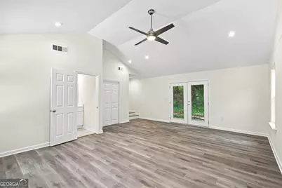 126 Meadow Park Lane SW, Atlanta, GA 30315 - Photo 9