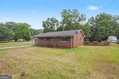 415 Taylor Street, Barnesville, GA 30204 - Photo 3
