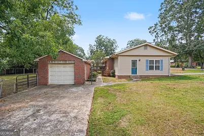 415 Taylor Street, Barnesville, GA 30204 - Photo 5
